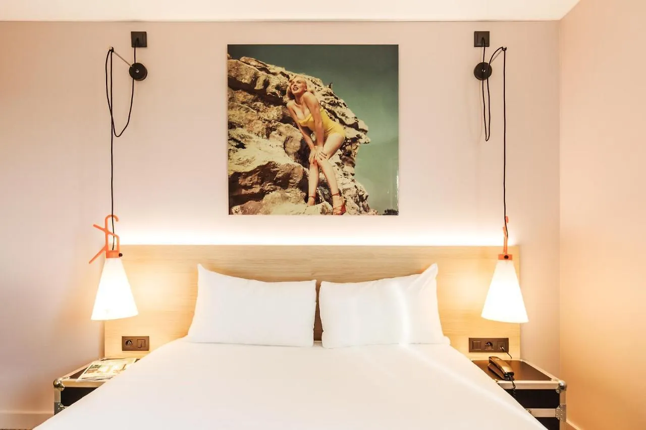 Ibis Styles Lyon Centre Confluence Hotel 3*,
