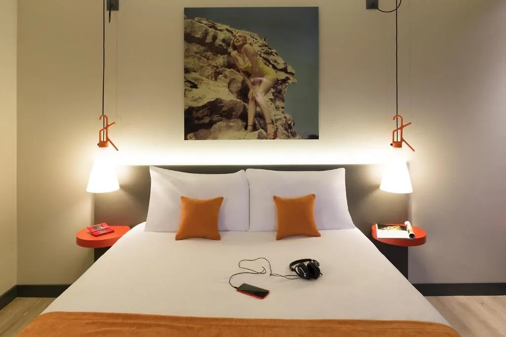 Ibis Styles Lyon Centre Confluence Hotel